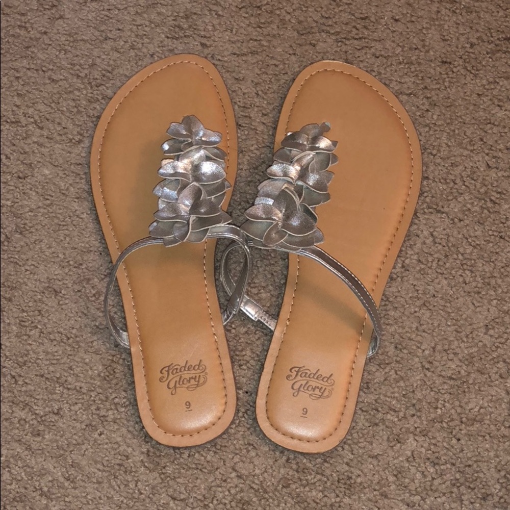 Silver strap sandals - Picture 2 of 4